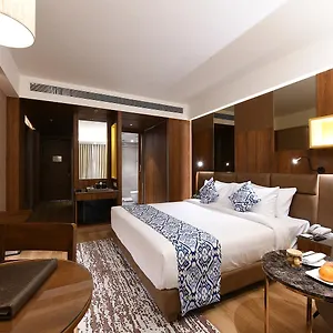 https://leaf-suites.hotelsdelhi.org