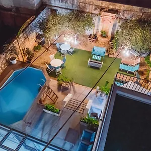 https://maltese-maltese.qawrahotelsmalta.org